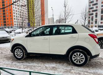 Образец цвета WAA GRAND WHITE на автомобиле - №3