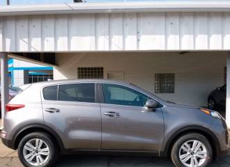 Образец цвета E6S MINERAL SILVER на автомобиле - №1