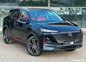 Образец цвета C08 STAR BLACK на автомобиле - №1