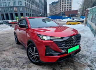 Образец цвета C11 DAZZLING RED на автомобиле - №0