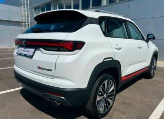 Образец цвета C02 PEARL WHITE на автомобиле - №3