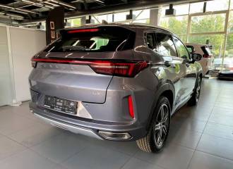 Образец цвета GRA10 QUANTUM ASH на автомобиле - №2