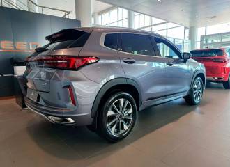 Образец цвета GRA10 QUANTUM ASH на автомобиле - №3