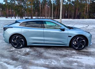 Образец цвета G55 LIGHTNING BLUE на автомобиле - №3