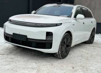 Образец цвета EA06 WHITE PEARL на автомобиле - №1