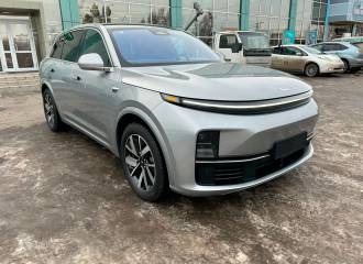 Образец цвета ES04 METAL SILVER на автомобиле - №0