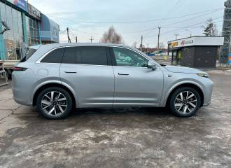 Образец цвета ES04 METAL SILVER на автомобиле - №2