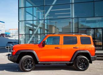 Образец цвета 2Y PSYCH ORANGE на автомобиле - №3