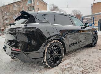 Образец цвета LT3 BLACK на автомобиле - №2