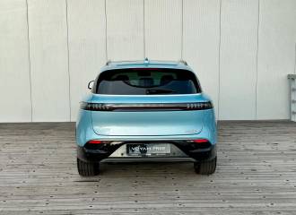 Образец цвета LT4 CLOUD BLUE на автомобиле - №3