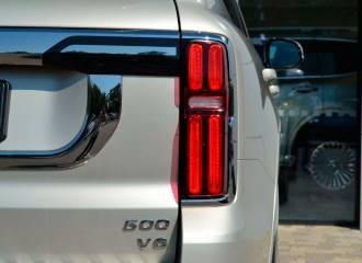 Образец цвета A01 A01 GOLD на автомобиле - №3