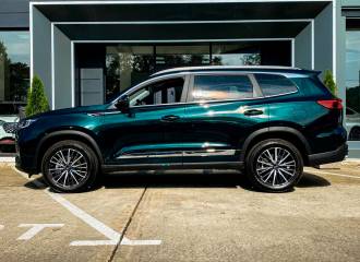 Образец цвета SJ FLUORITE GREEN на автомобиле - №2