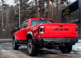 Образец цвета R4 FLAME RED на автомобиле - №3