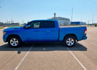 Образец цвета MBJ HYDRO BLUE на автомобиле - №3