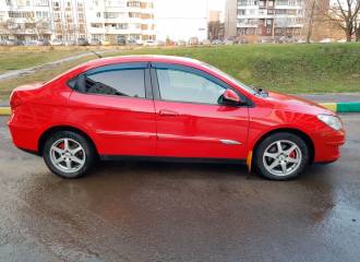 Образец цвета DM PASSION RED на автомобиле - №2