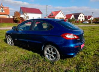 Образец цвета B01 GEM BLUE на автомобиле - №2