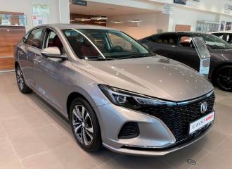 Образец цвета SG7 TITANIUM SILVER на автомобиле - №3