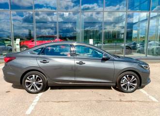 Образец цвета SH8 INTERSTELLAR GRAY на автомобиле - №3