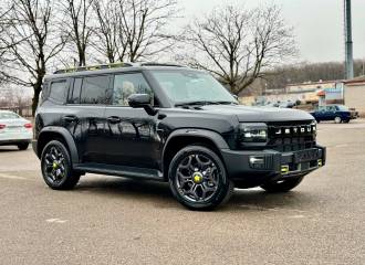 Образец цвета NIGHT BLACK на автомобиле - №1