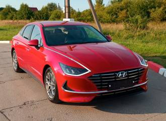 Образец цвета CR5 RUNWAY RED на автомобиле - №1