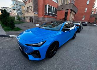 Образец цвета Y12 HAYATE BLUE на автомобиле - №1