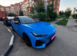 Образец цвета Y12 HAYATE BLUE на автомобиле - №2