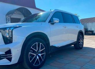 Образец цвета B72 SHADOW WHITE BLADE на автомобиле - №1