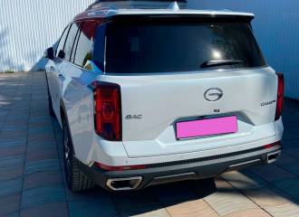 Образец цвета B72 SHADOW WHITE BLADE на автомобиле - №3