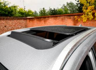 Образец цвета B62 SILVER PHANTOM SPEED на автомобиле - №3