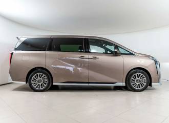 Образец цвета B86 TEMPLE GOLD на автомобиле - №3