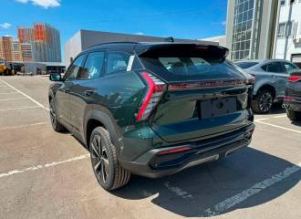 Образец цвета I33 SRUPERSONIC GREEN на автомобиле - №3