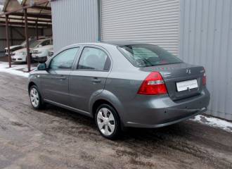 Образец цвета GNJ ARTEMIS GREY на автомобиле - №2