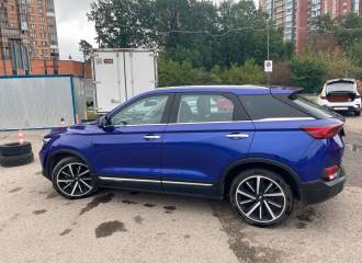 Образец цвета MONARCH BLUE на автомобиле - №2