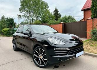 Образец цвета L041 TIEFSCHWARZ на автомобиле - №1