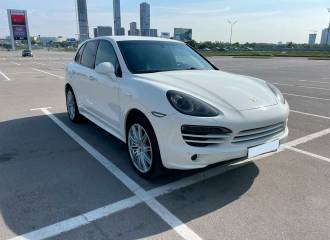 Образец цвета LS9R CARRARAWEISS на автомобиле - №1