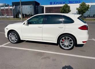 Образец цвета LS9R CARRARAWEISS на автомобиле - №3