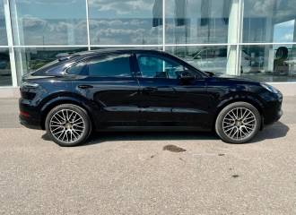 Образец цвета LC9X TIEFSCHWARZ на автомобиле - №2