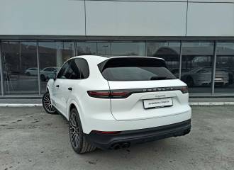 Образец цвета LC9A PURE WHITE/WEISS на автомобиле - №3