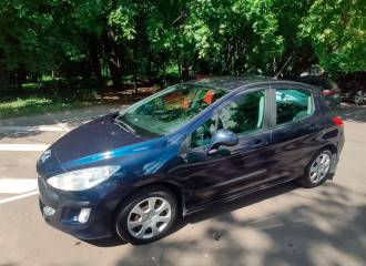 Образец цвета KPL BLEU MONTEBELLO на автомобиле - №3