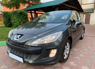 Образец цвета KTP GRIS SHARK на автомобиле - №3