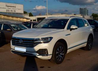 Образец цвета L0K1 ORYXWEISS на автомобиле - №2