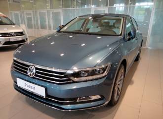 Образец цвета LB5J HARVARD BLUE на автомобиле - №1