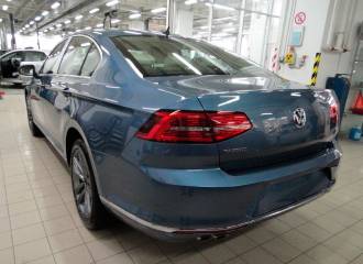 Образец цвета LB5J HARVARD BLUE на автомобиле - №2