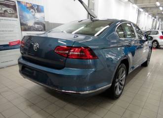 Образец цвета LB5J HARVARD BLUE на автомобиле - №3