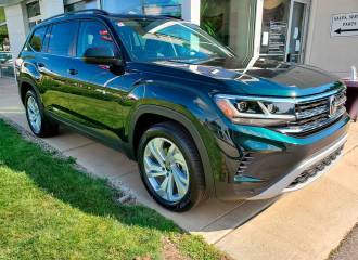 Образец цвета LP6W NEPHRITGRUEN на автомобиле - №1