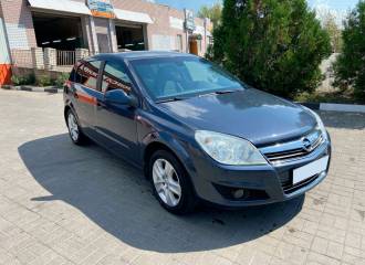 Образец цвета 168 METRO BLUE на автомобиле - №1