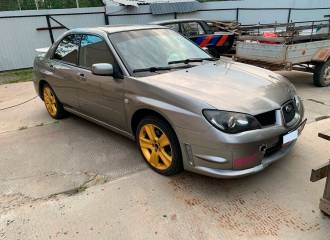 Образец цвета 26D CARBON GREY на автомобиле - №1