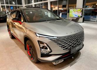 Образец цвета KX MAGIC MIRROR SILVER на автомобиле - №0