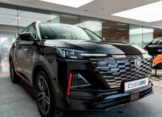 Образец цвета LA5 PEARL BLACK на автомобиле - №1