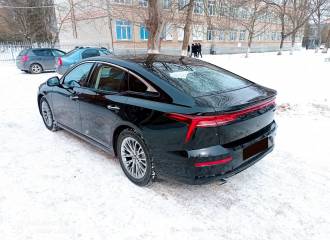 Образец цвета BPP PHANTOM BLACK на автомобиле - №3